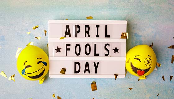 画着小丑脸的气球设计愚人节背景图片素材(JPG)