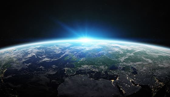 从太空上遥看蓝色的地球高清图片素材(JPG)