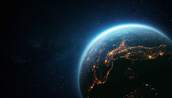 太空中灯火通明的地球高清图片素材(JPG)