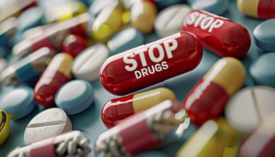 不同颜色的药片和胶囊设计禁毒图片素材(JPG)