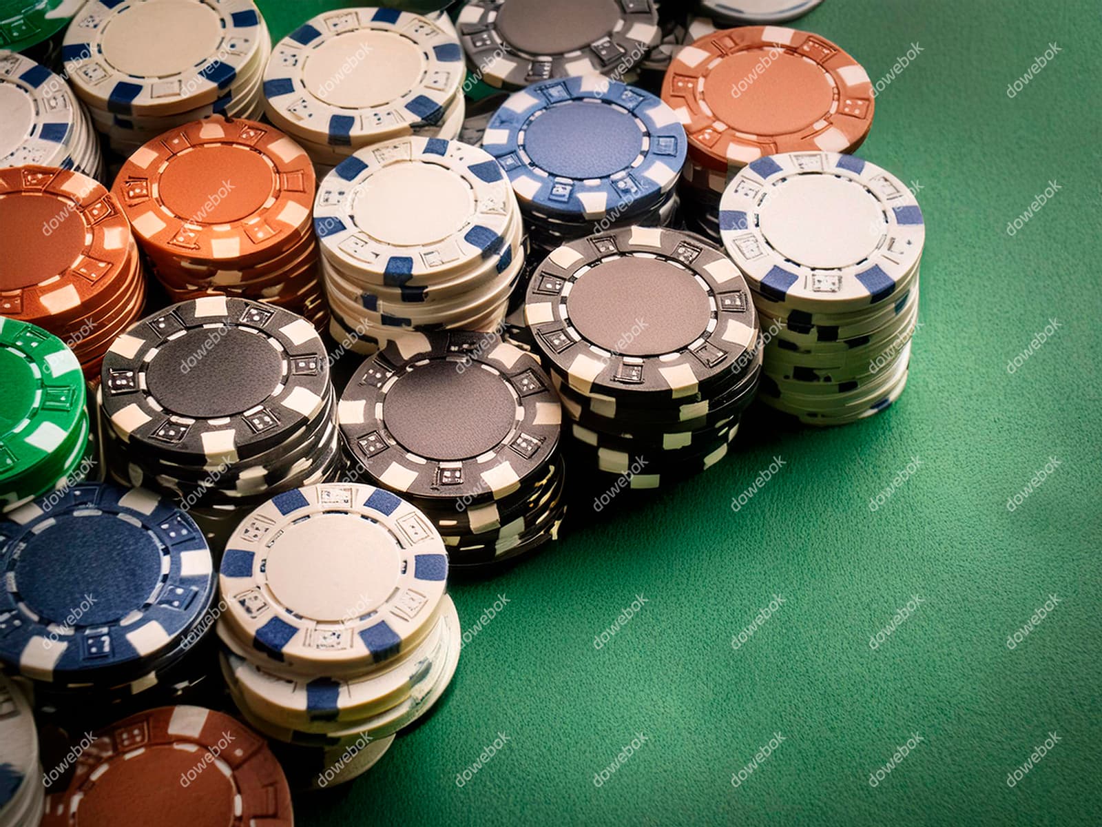 不同颜色的筹码图片素材(JPG)