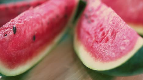 切好的美味冰镇西瓜