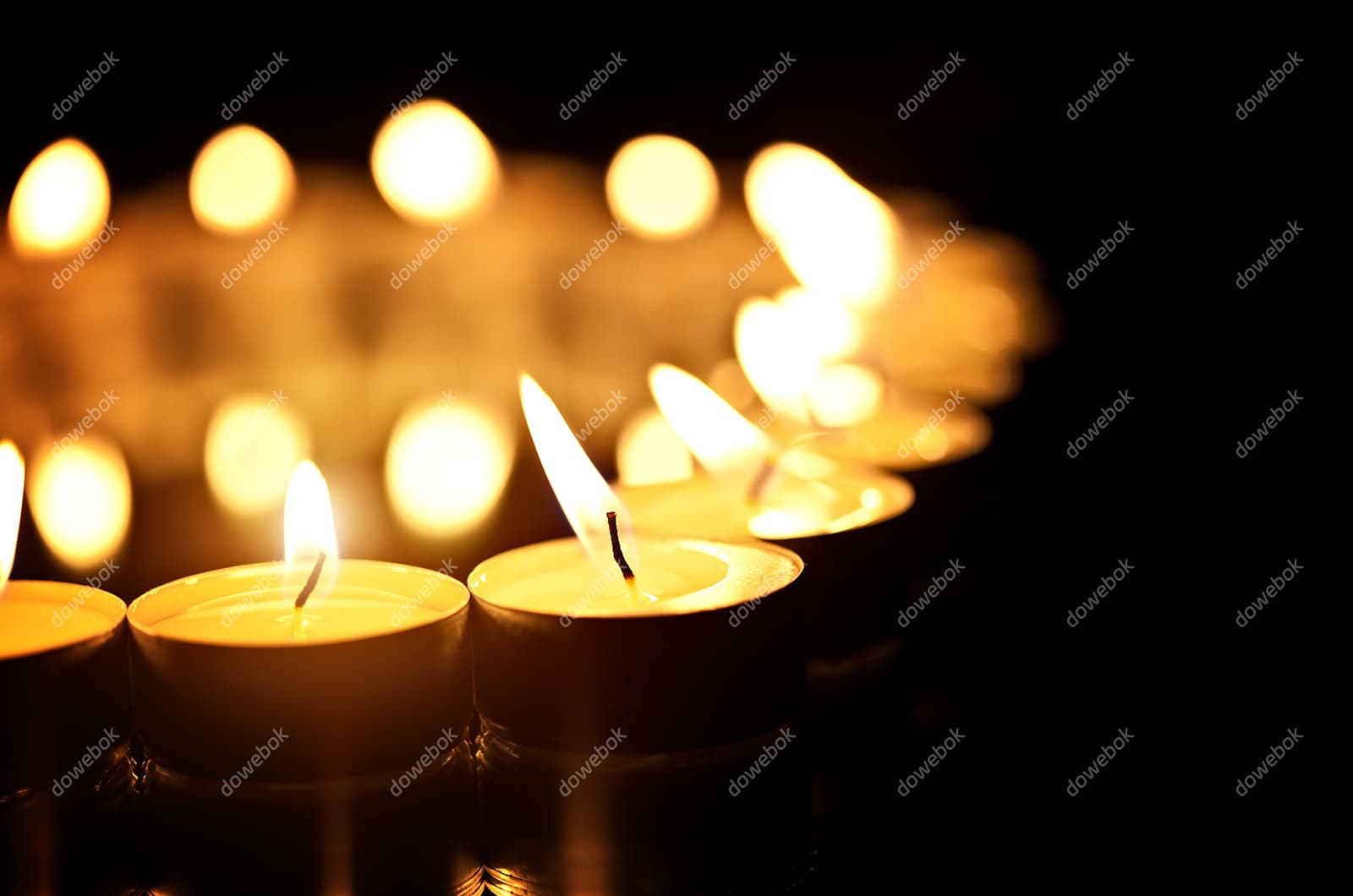 燃烧的蜡烛图片素材(JPG)