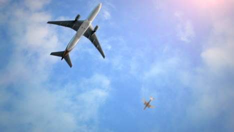 飞行在蓝天白云下的飞机