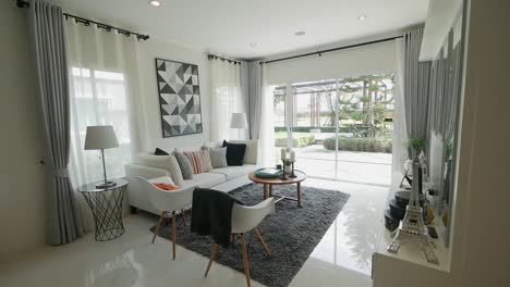 开放式舒适明亮的客厅