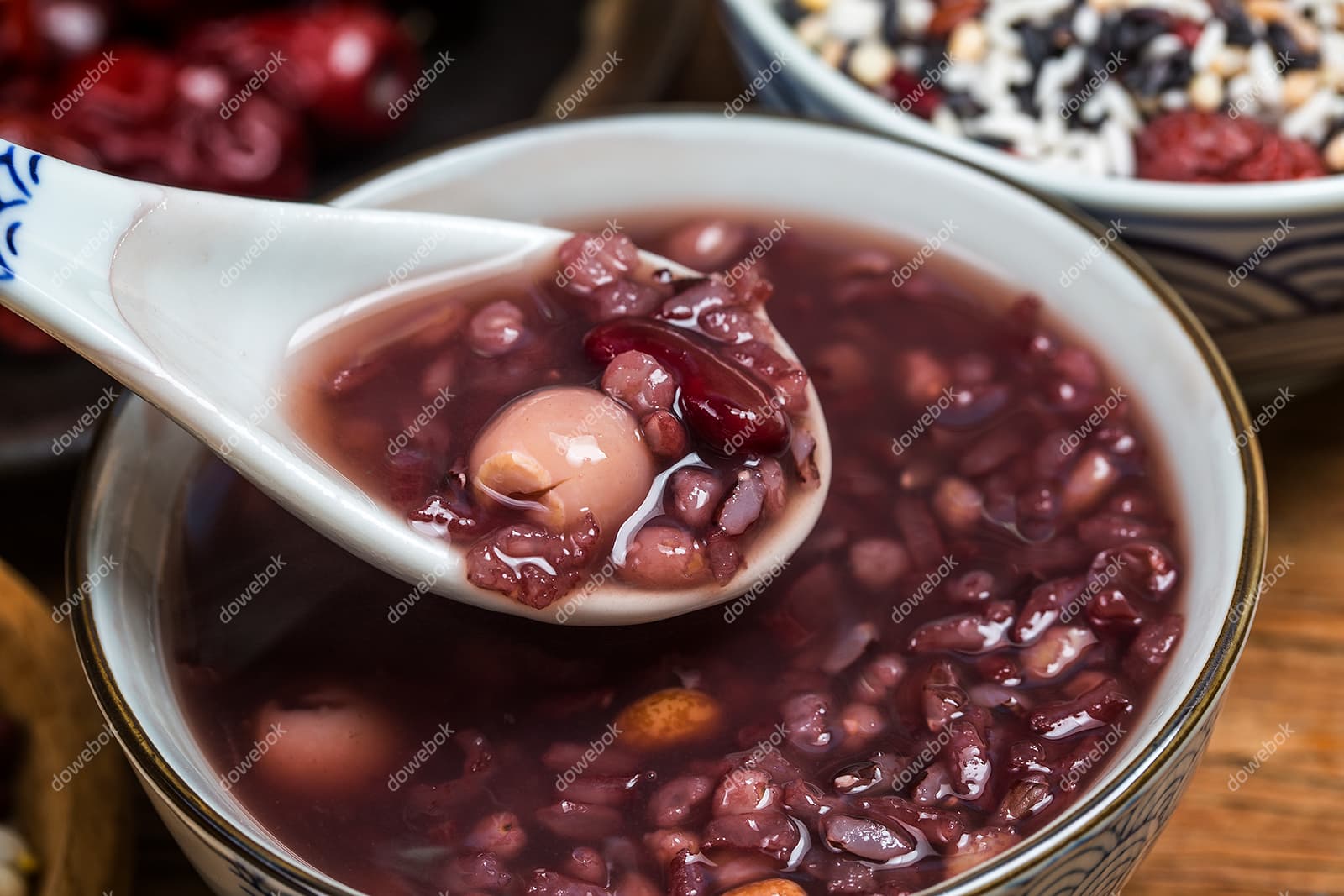 一碗香甜美味的八宝粥图片素材(JPG)