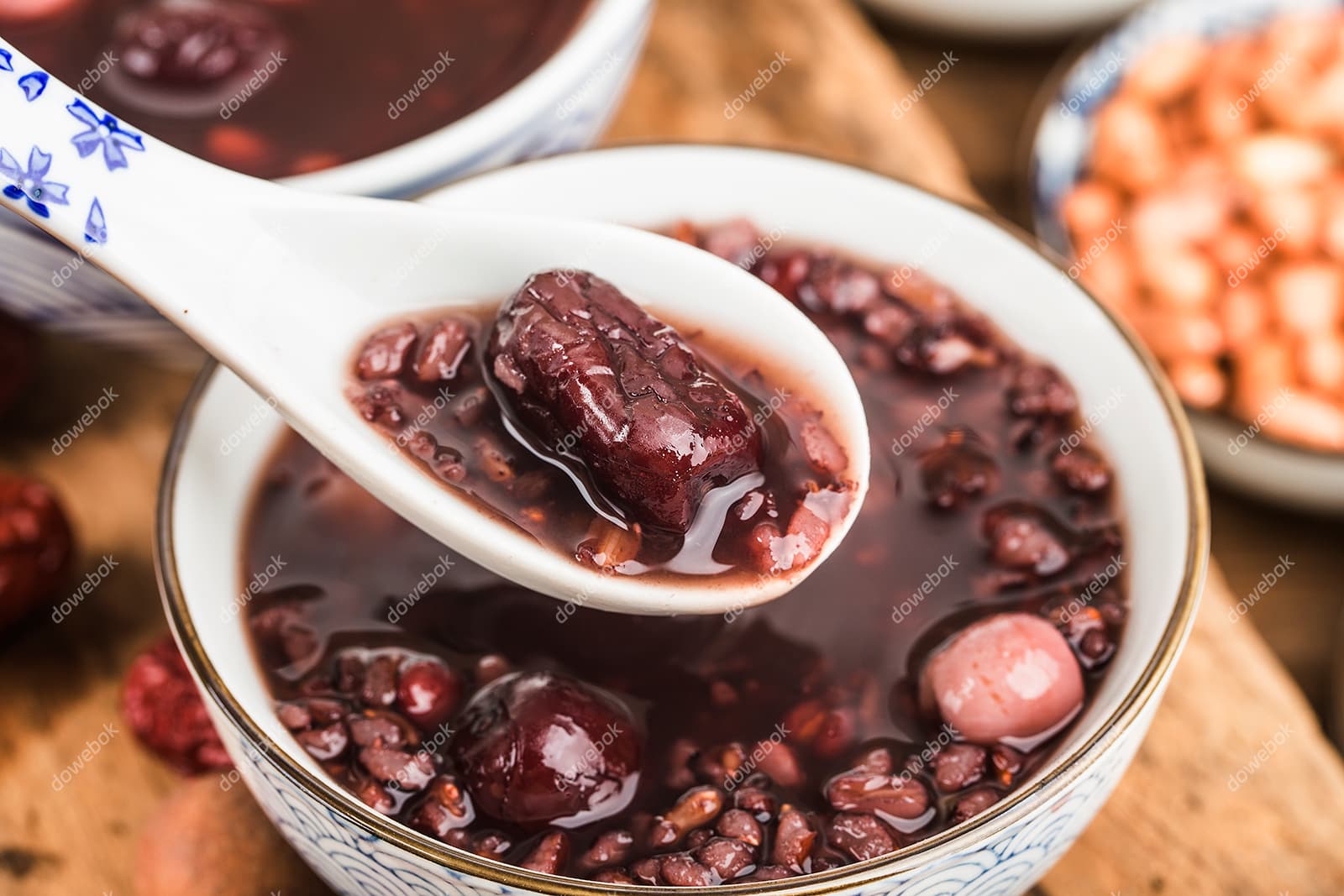 一碗美味可口的八宝粥图片素材(JPG)