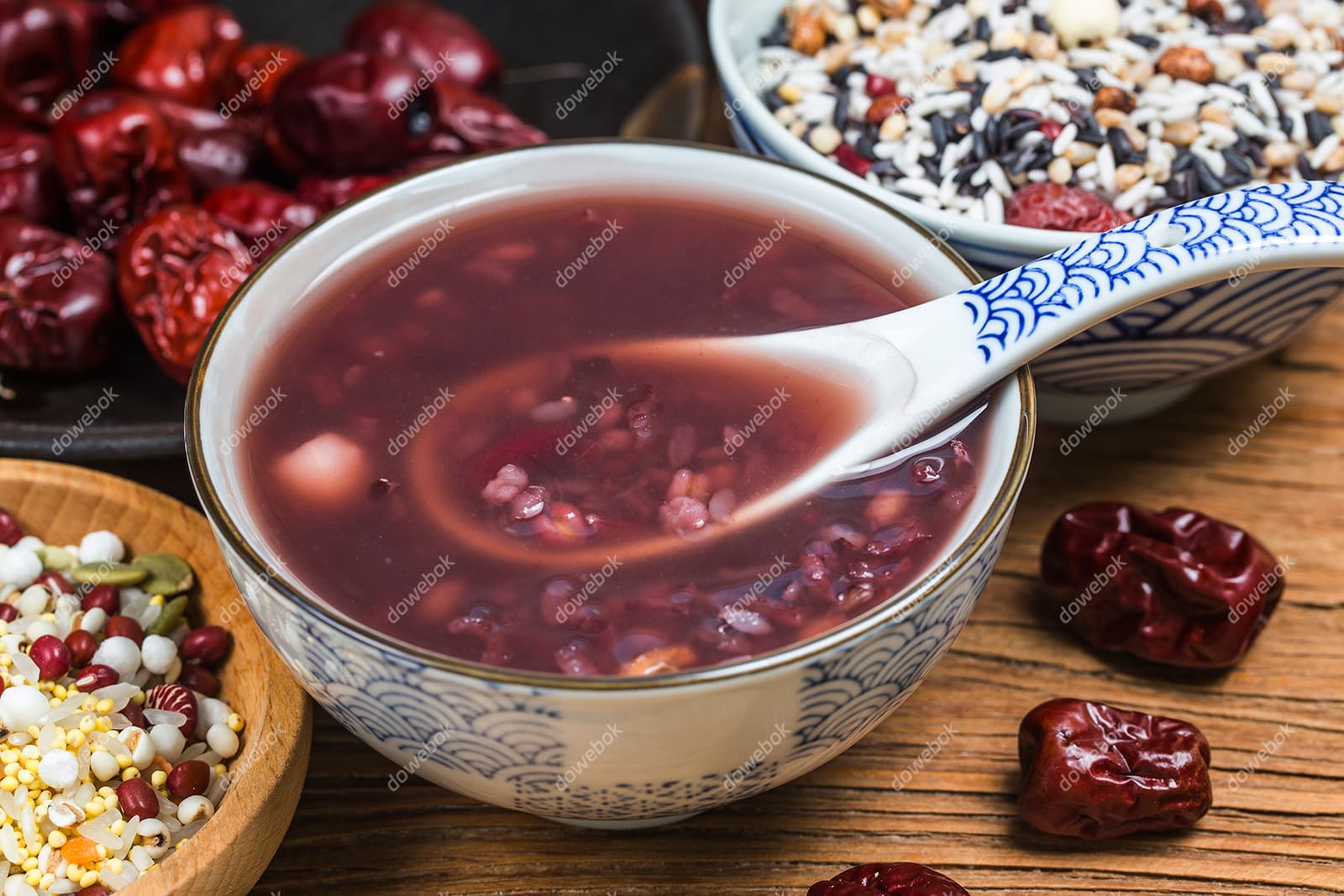 一碗美味可口的八宝粥图片素材(JPG)