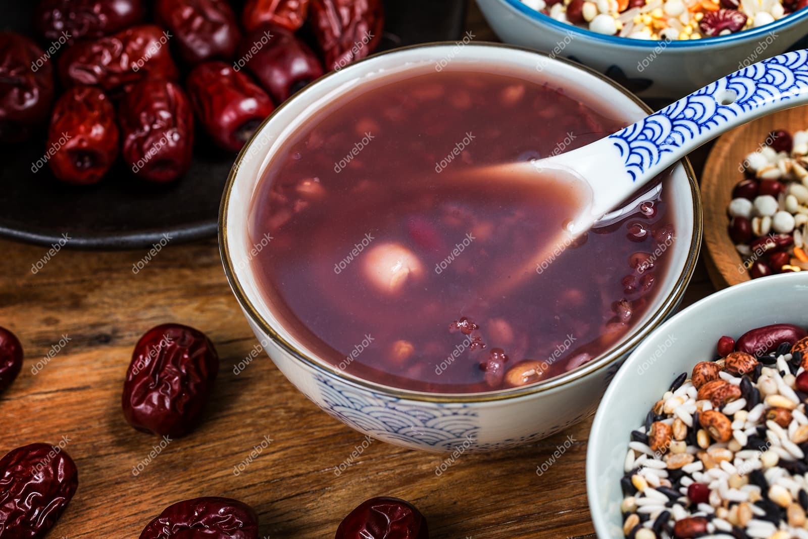 一碗美味可口的八宝粥图片素材(JPG)