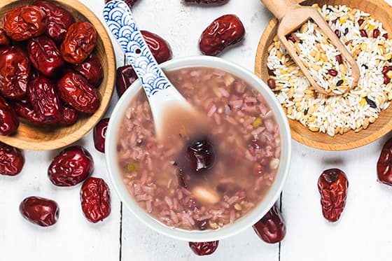 俯视一碗美味可口的八宝粥图片素材(JPG)