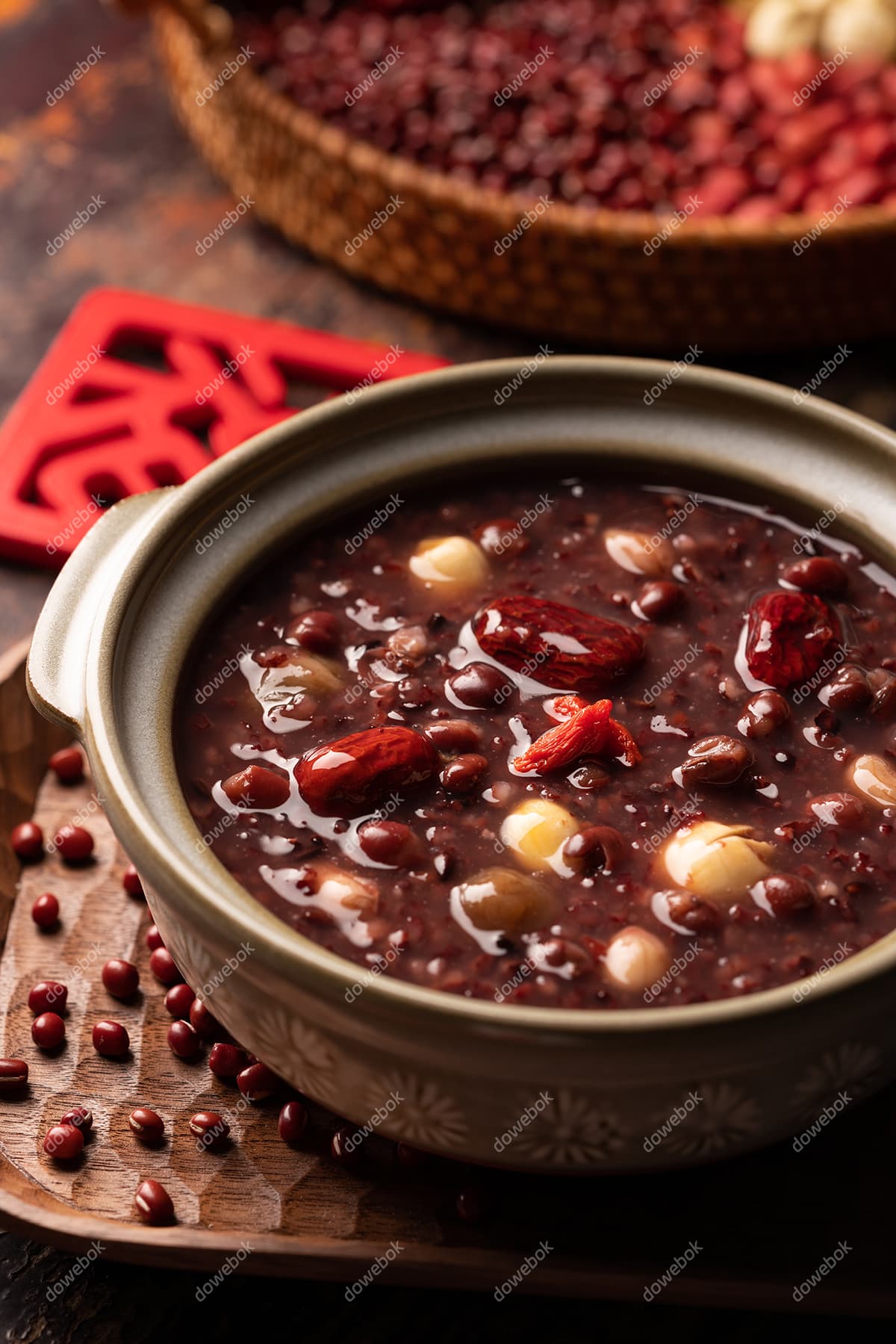 一砂锅美味可口的八宝粥图片素材(JPG)