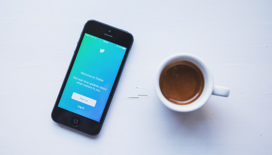 iPhone和咖啡杯素材(PSD)